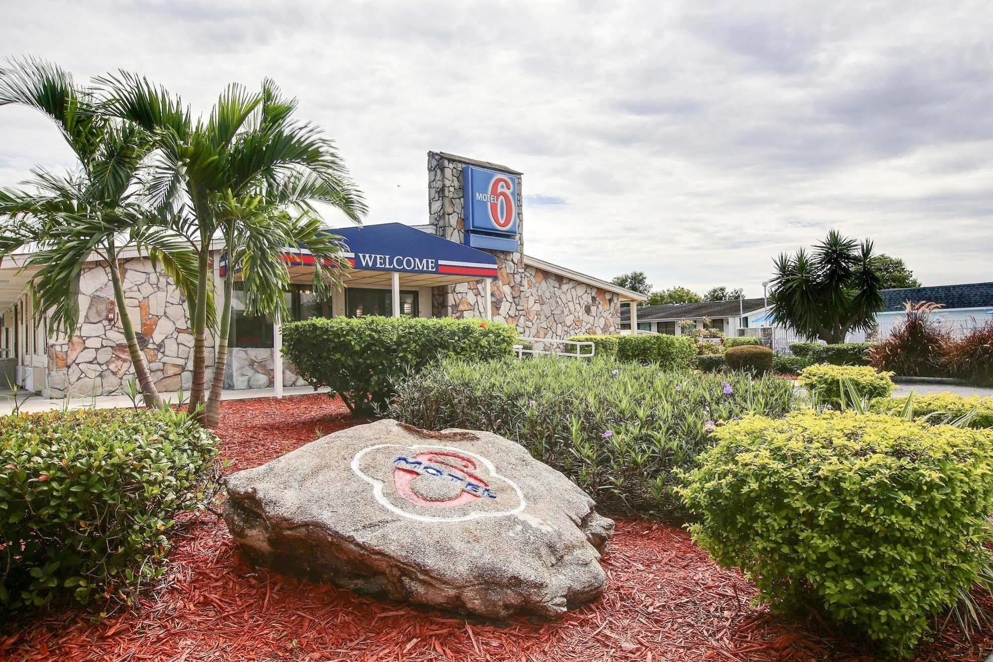 Motel 6 פאלם ביי מראה חיצוני תמונה