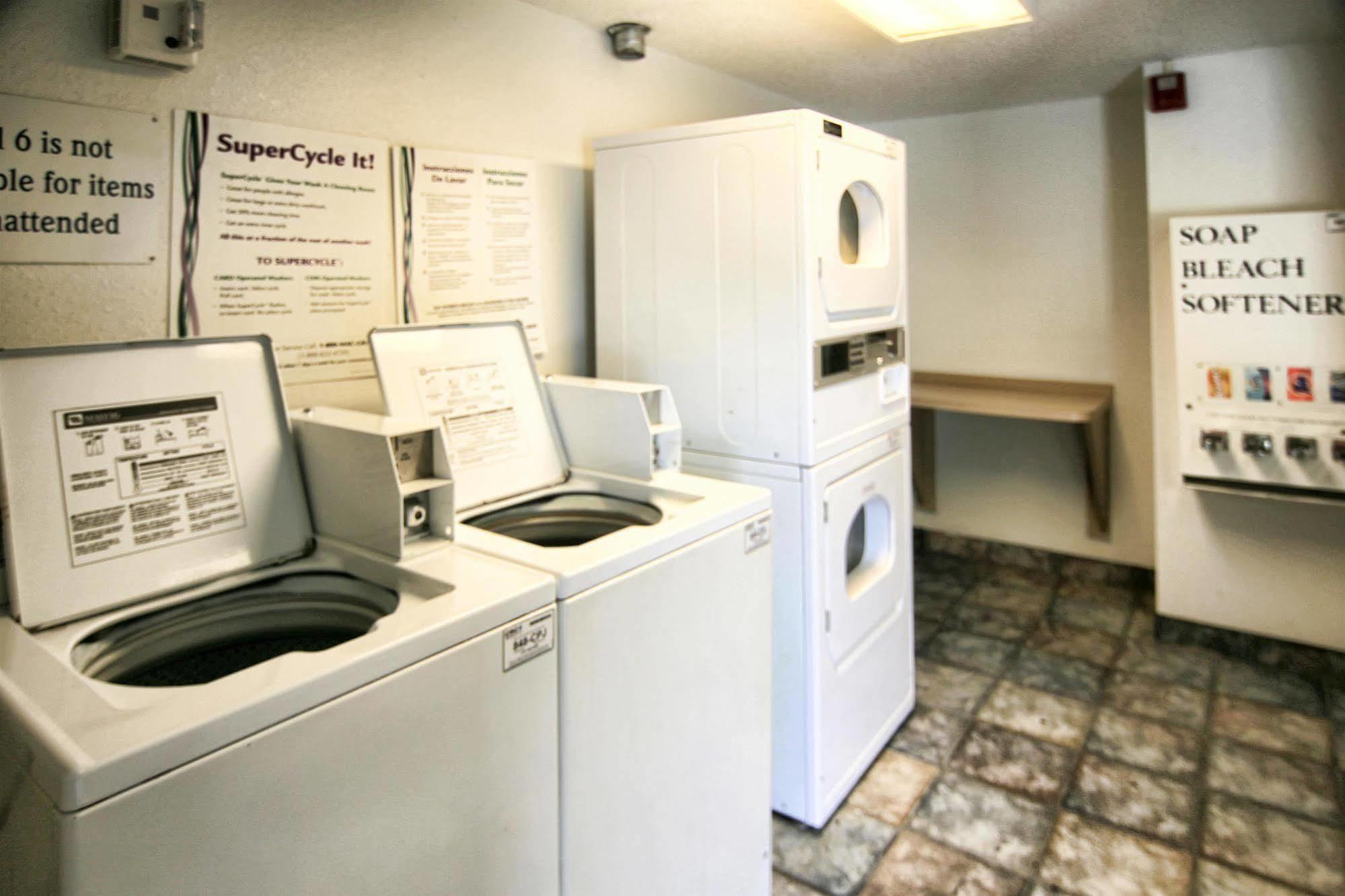 Motel 6 פאלם ביי מראה חיצוני תמונה