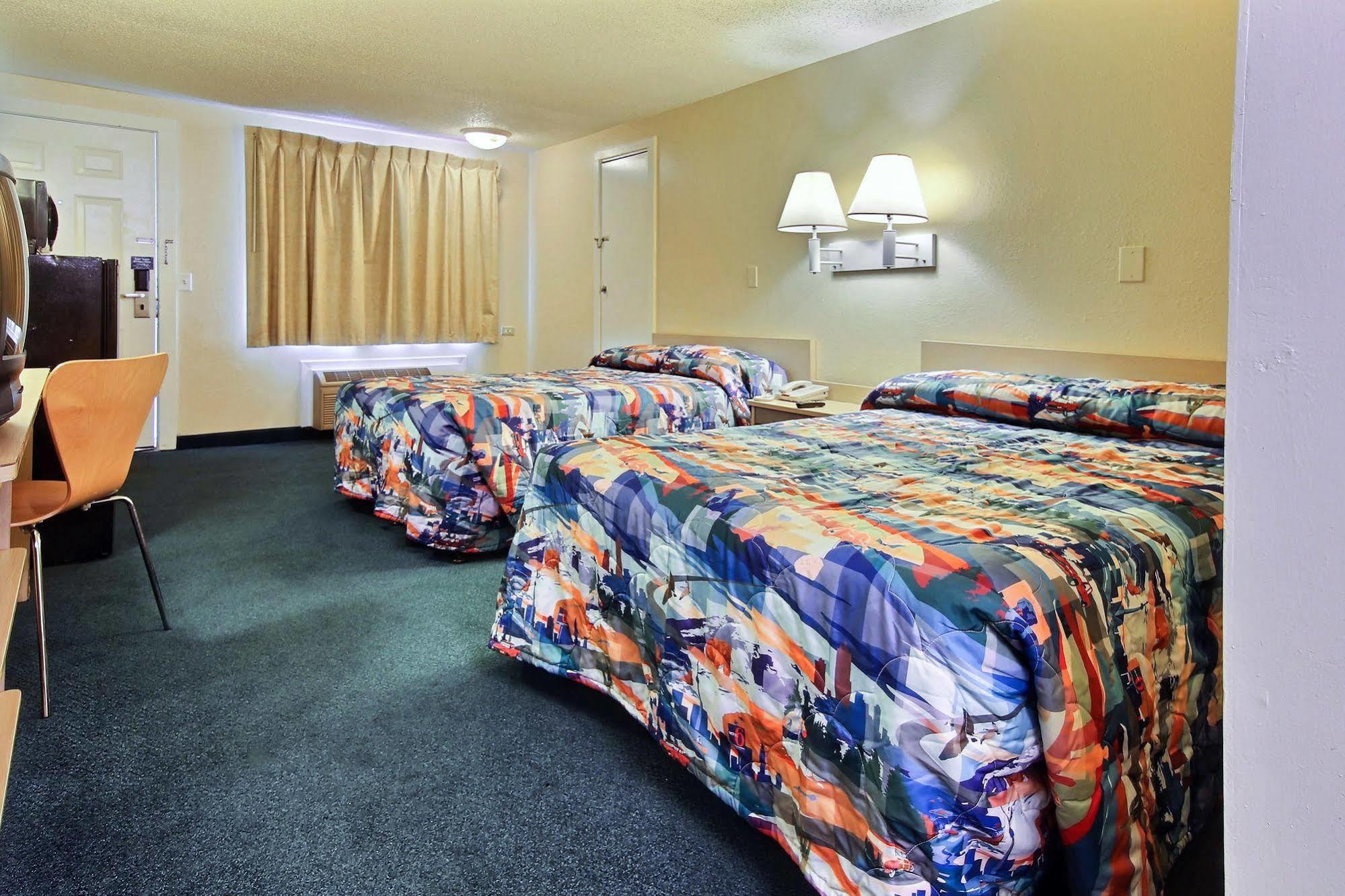 Motel 6 פאלם ביי מראה חיצוני תמונה
