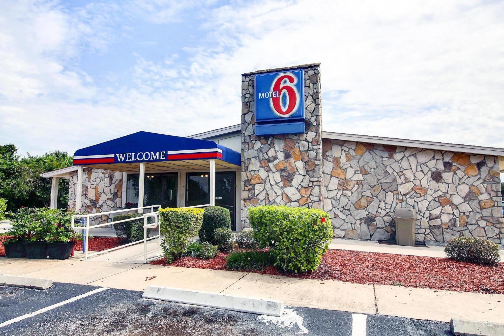 Motel 6 פאלם ביי מראה חיצוני תמונה