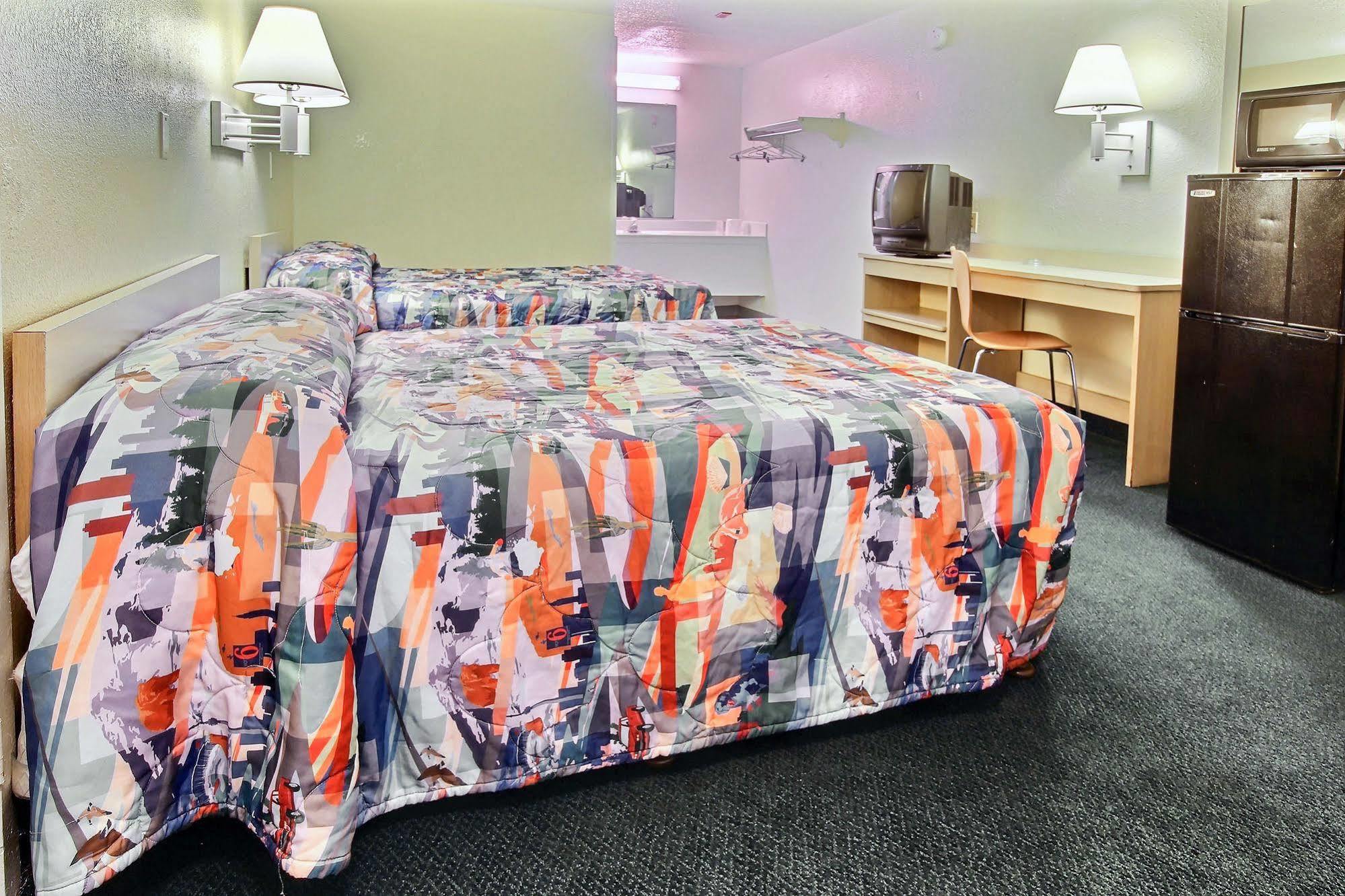 Motel 6 פאלם ביי מראה חיצוני תמונה