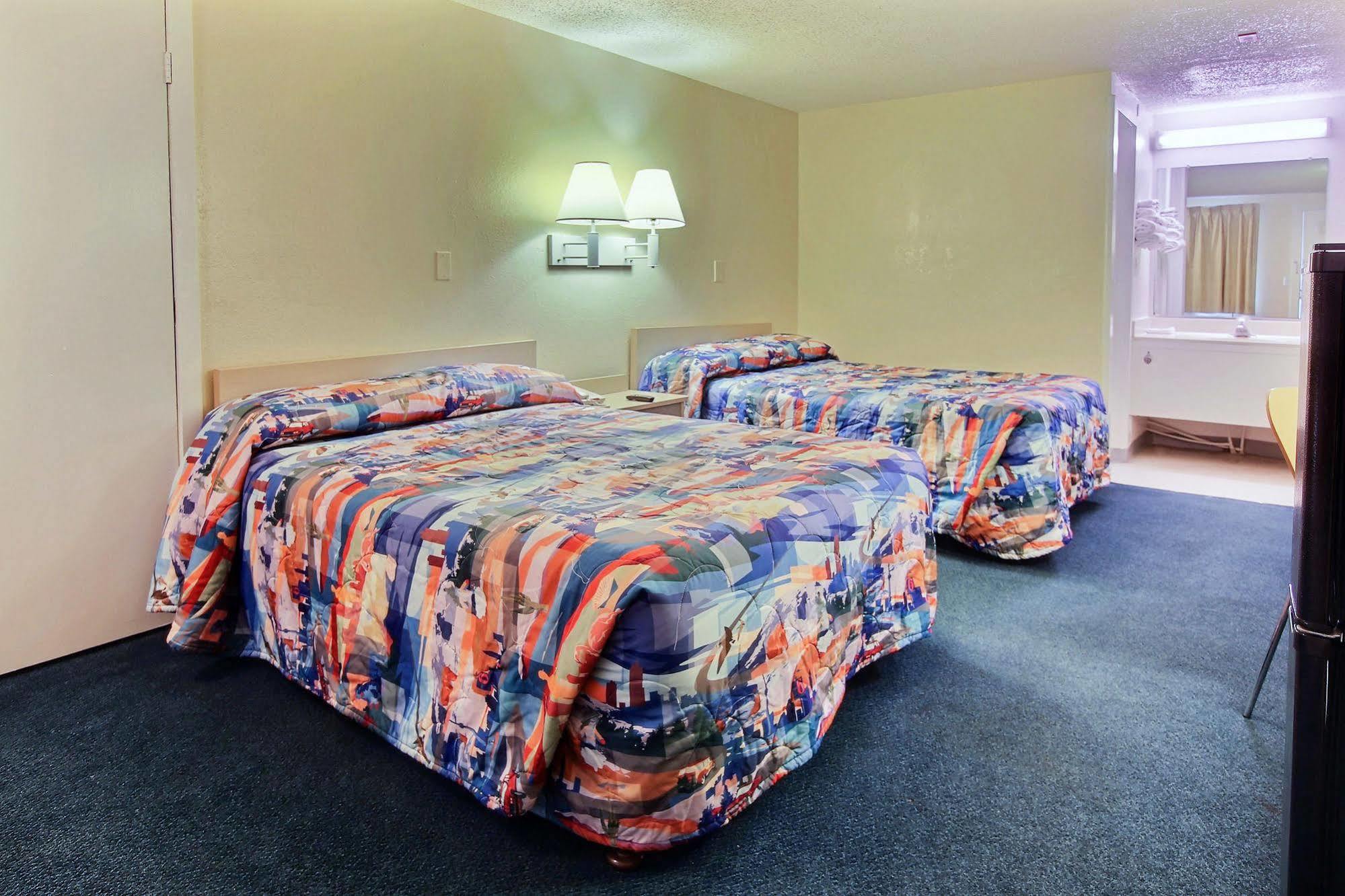 Motel 6 פאלם ביי מראה חיצוני תמונה