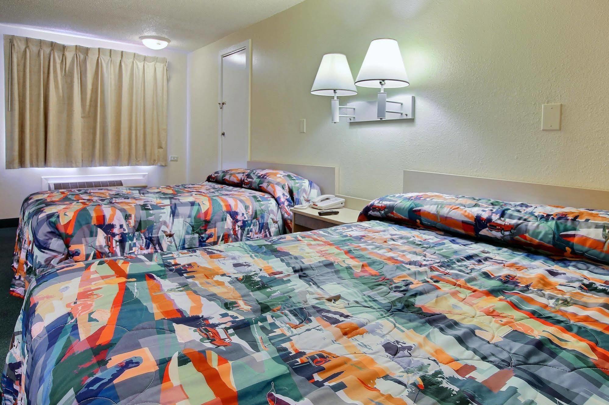 Motel 6 פאלם ביי מראה חיצוני תמונה