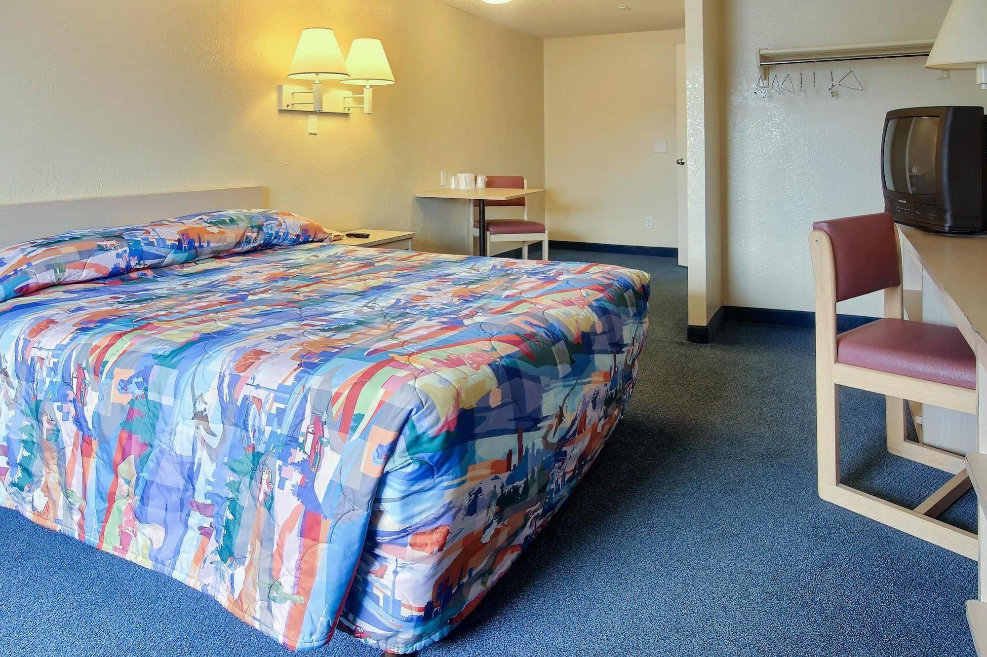 Motel 6 פאלם ביי מראה חיצוני תמונה