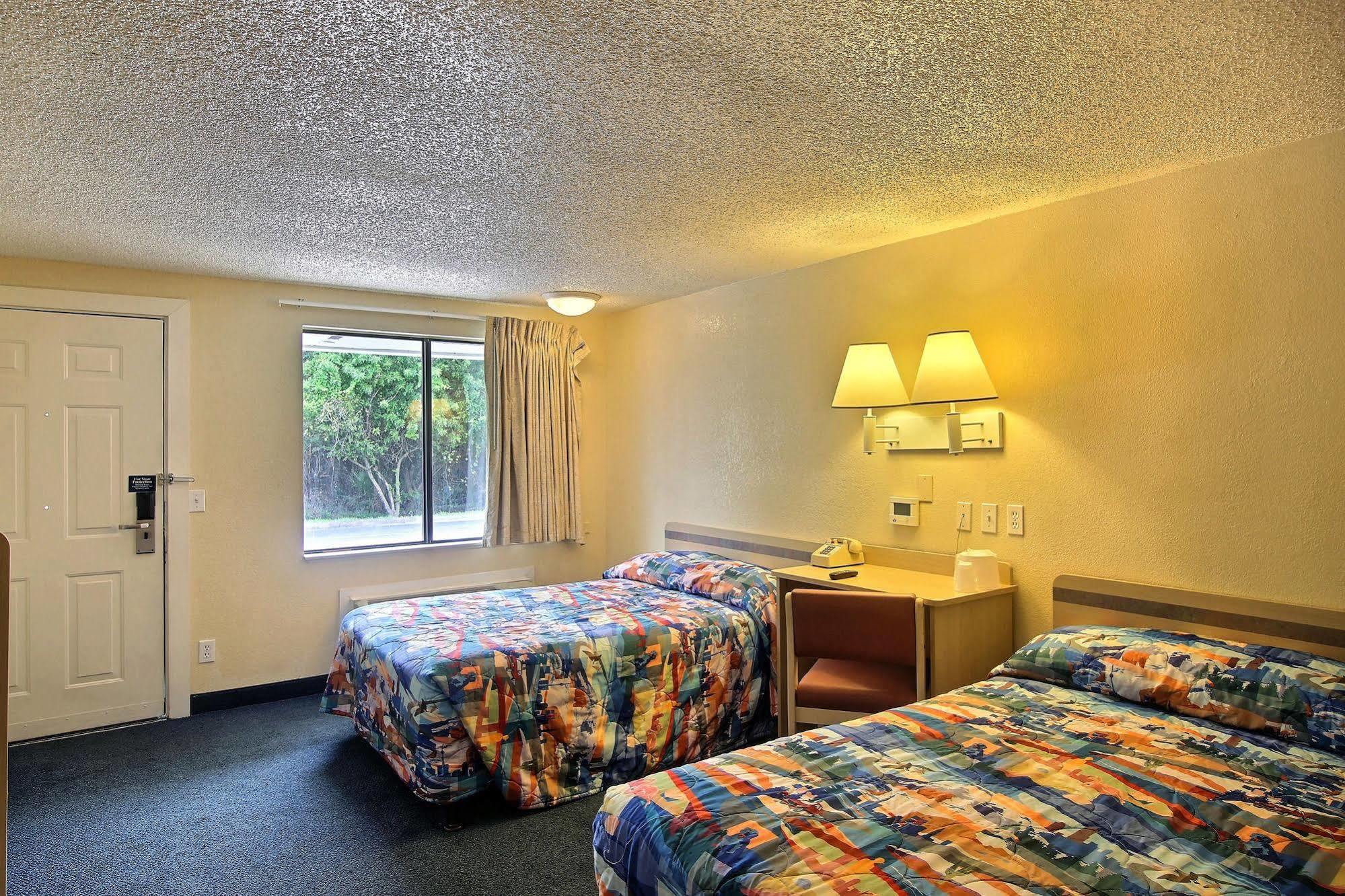Motel 6 פאלם ביי מראה חיצוני תמונה