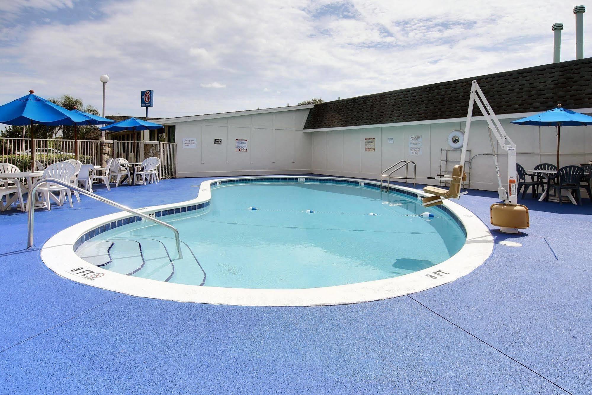 Motel 6 פאלם ביי מראה חיצוני תמונה